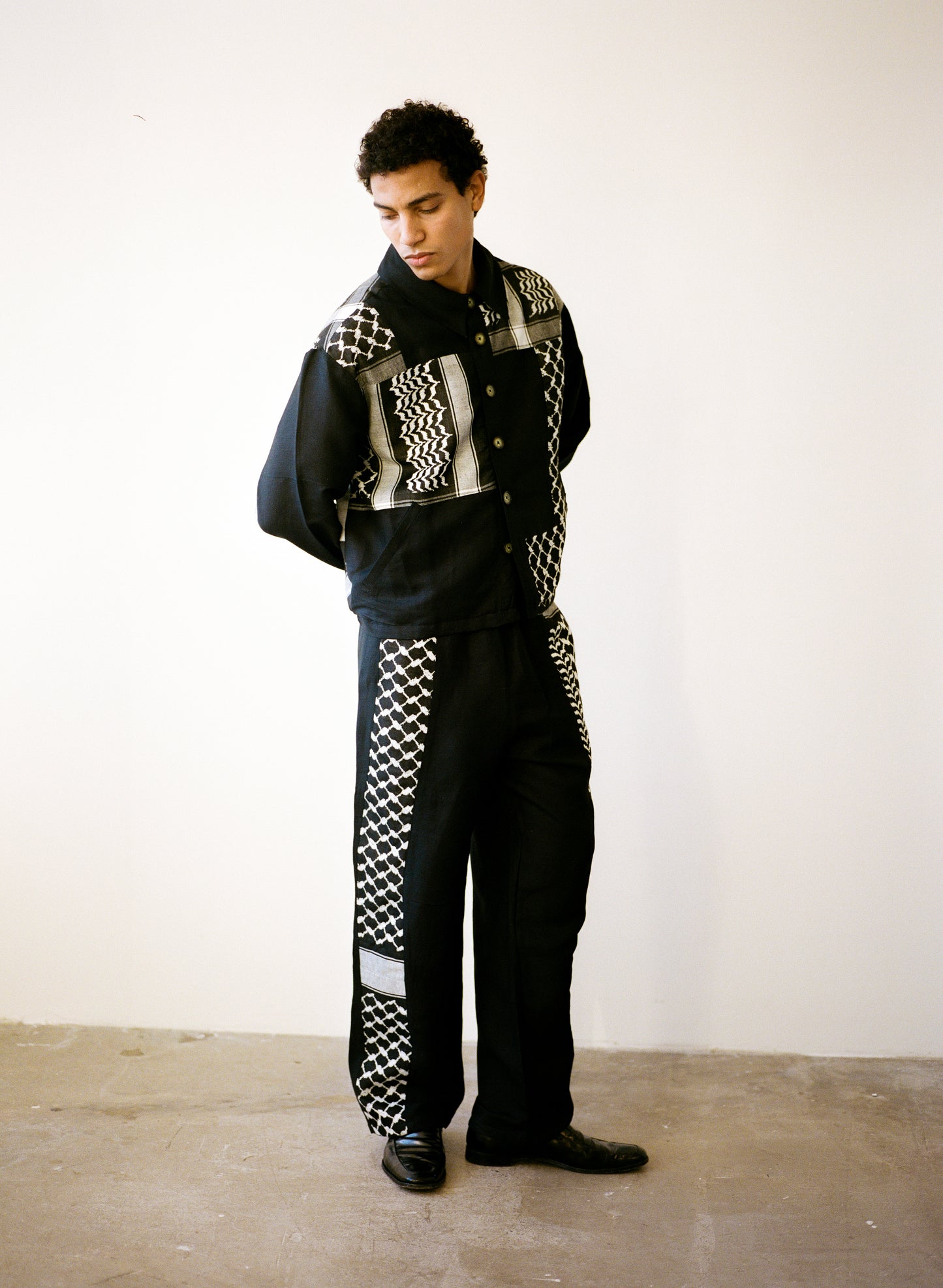 KEFFIYEH MEANDER TROUSERS BLACK